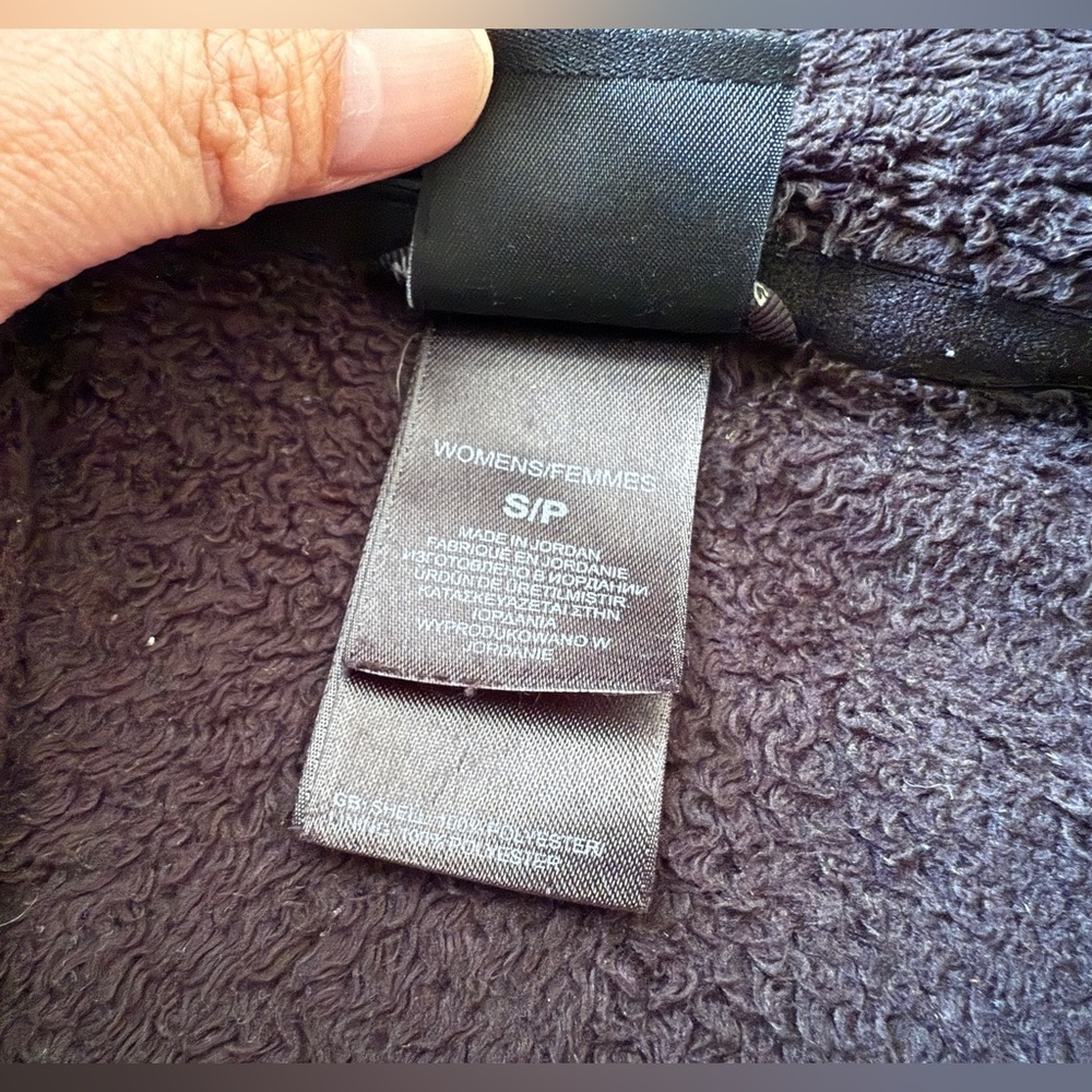 The North Face Black fluffy Fleece Jacket - Picture 6 of 6